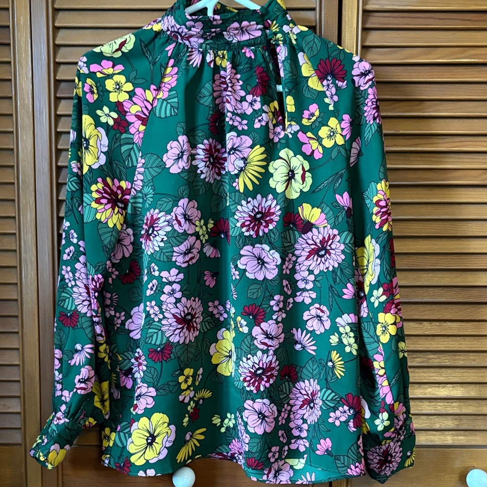 Sugarlips Green Floral Blouse